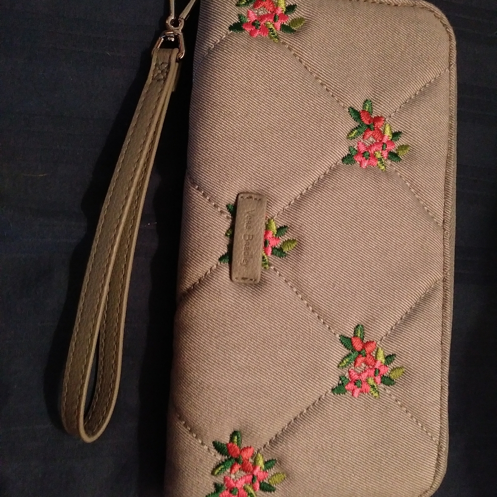 NWT VERA BRADLEY WRISTLET IN DENIM GRAY